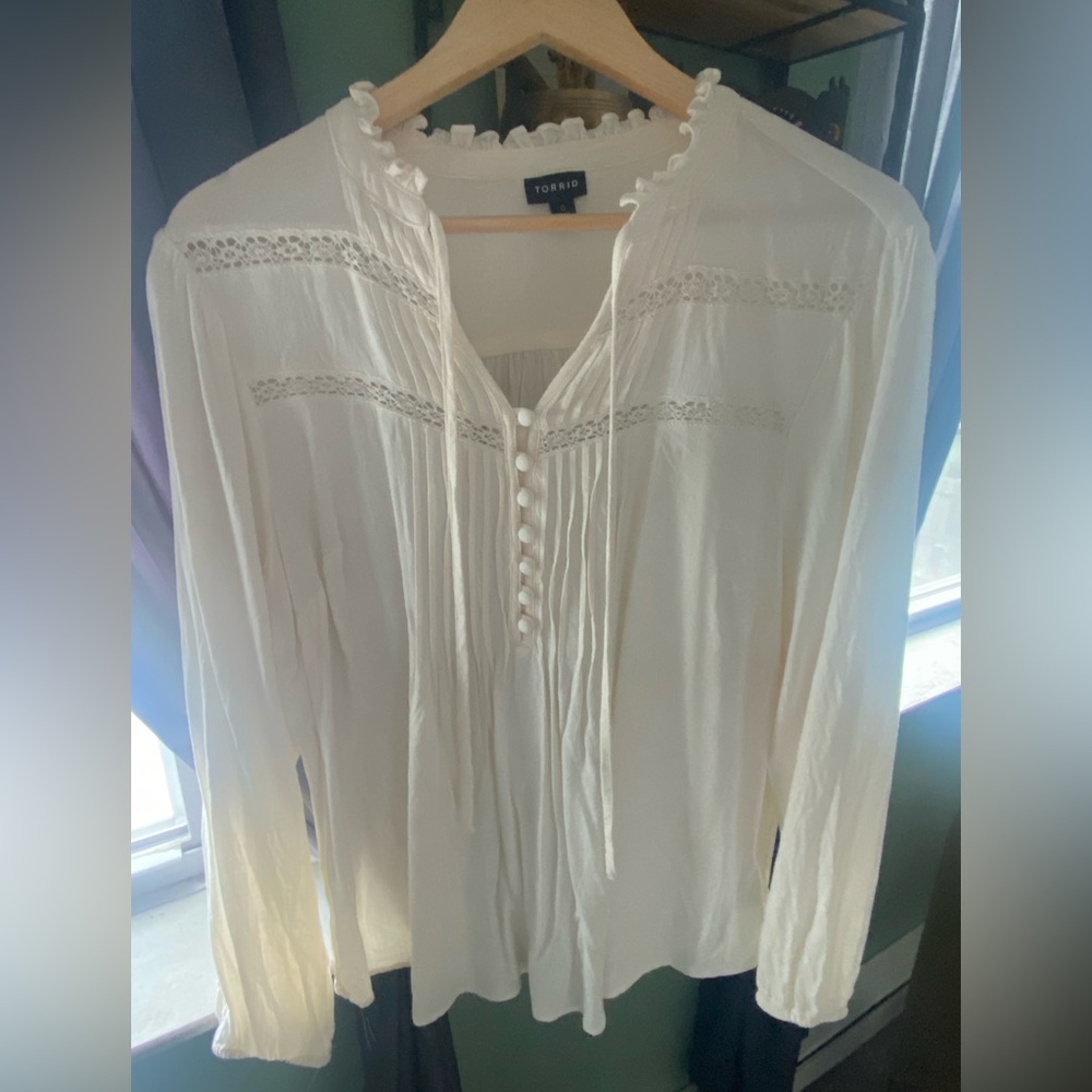 Peasant Blouse Off White Cream NWOT Torrid size 0